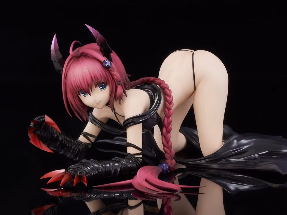 To Love-Ru Darkness Mea Kurosaki (Renewal Package Darkness Ver.) 1/6 Scale Figure