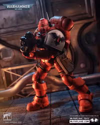 Warhammer 40,000: Dawn of War IV Blood Ravens Infiltrator Action Figure