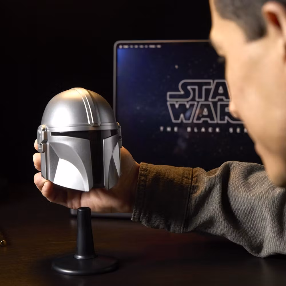 Star Wars: The Mandalorian & Grogu Black Series Mini Helmet The Mandalorian