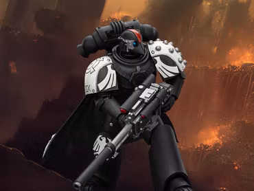 Warhammer: The Horus Heresy Raven Guard Mor Deythan Shade with Nemesis Bolt Rifle 1/18 Scale Action Figure