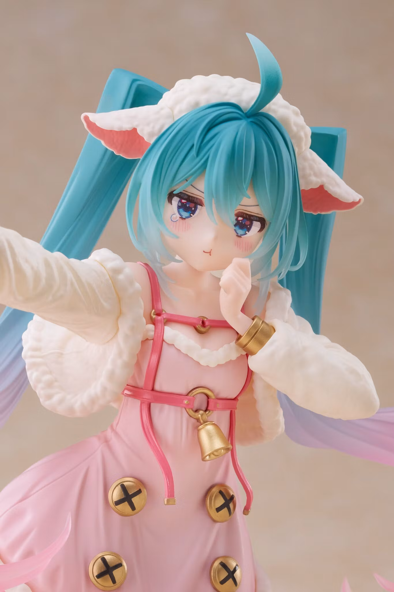 Vocaloid Hatsune Miku (Seven Little Goats) Wonderland Figure
