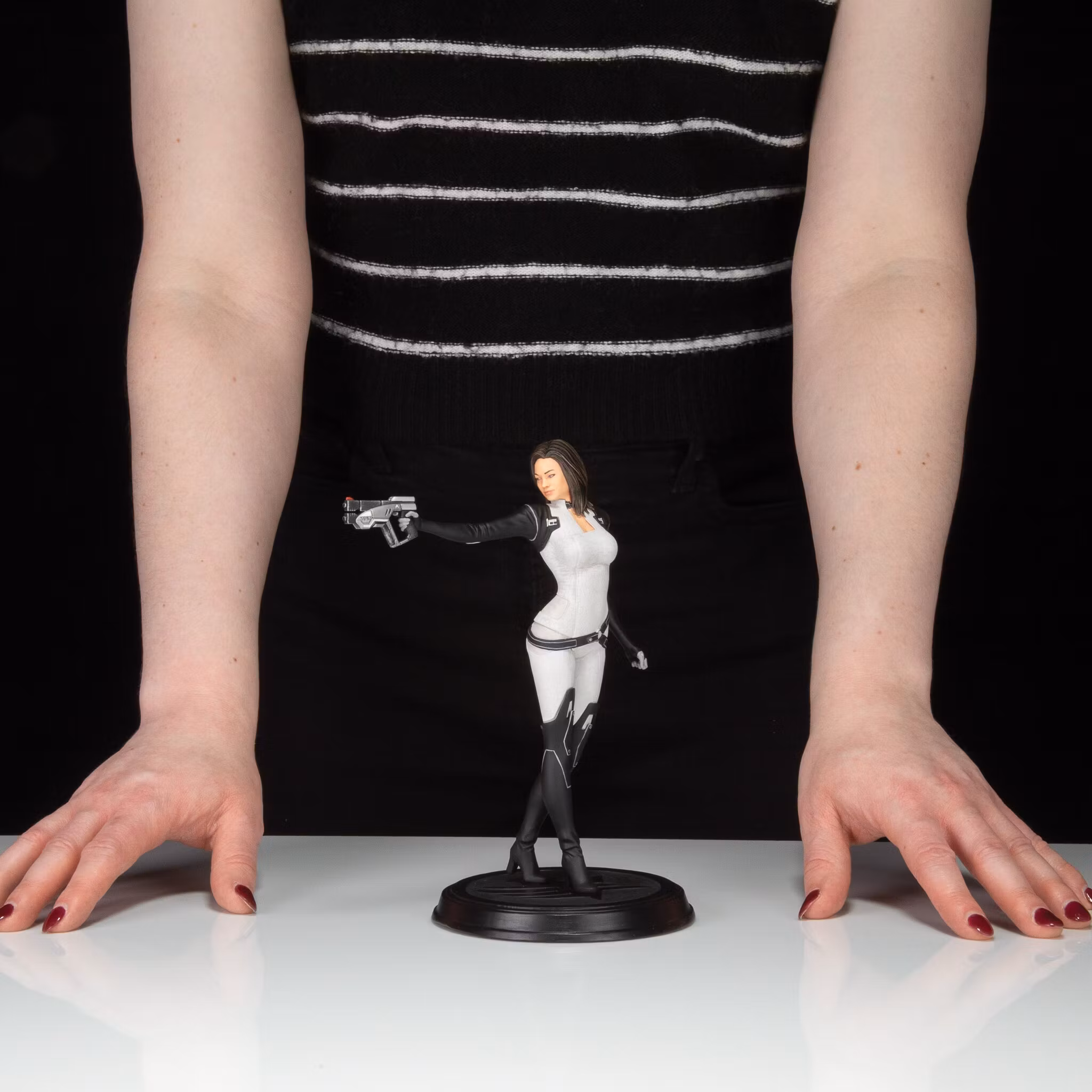 Mass Effect Miranda Lawson Figure