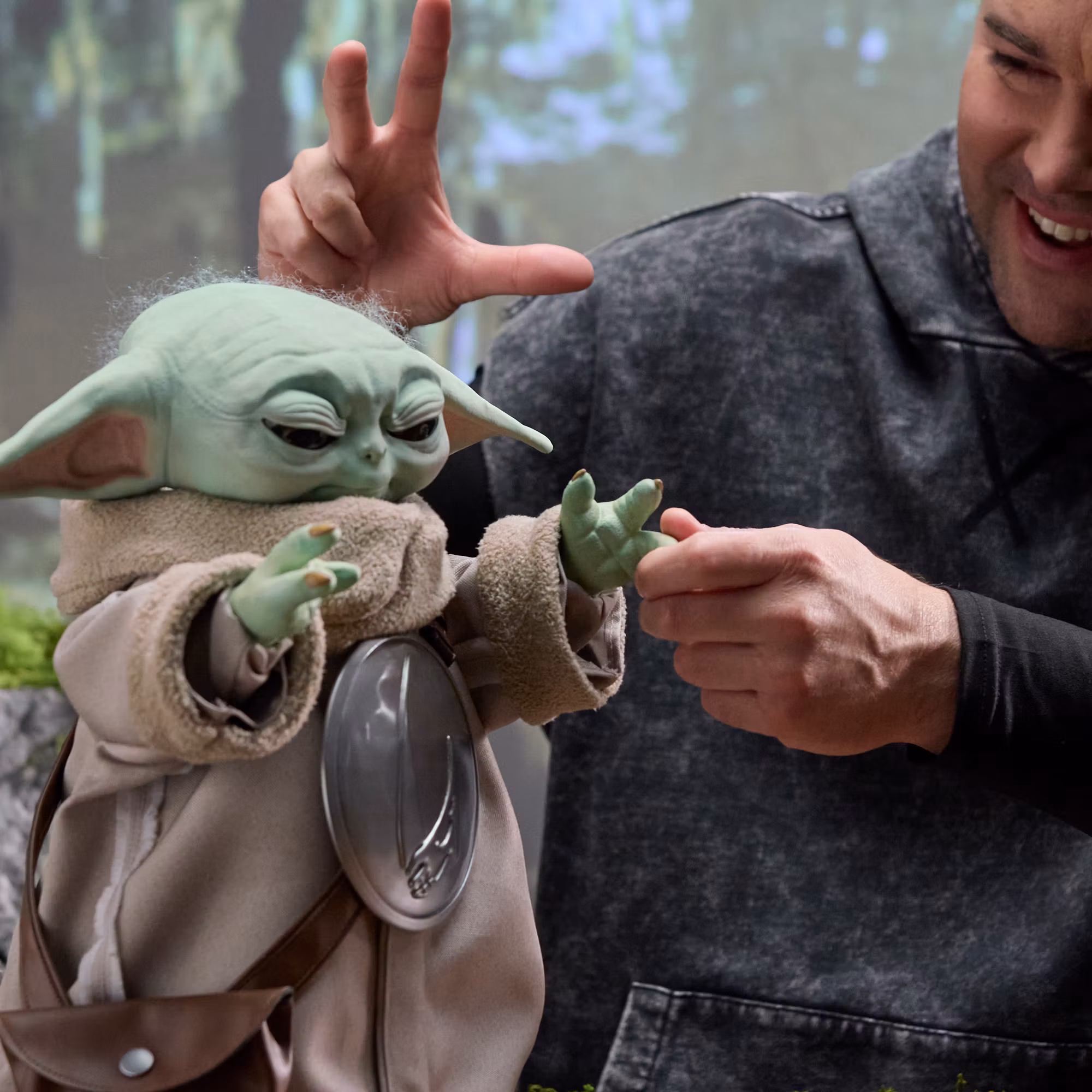 Star Wars: The Mandalorian and Grogu 1:1 Scale Electronic Ultimate Grogu (Launch Edition)
