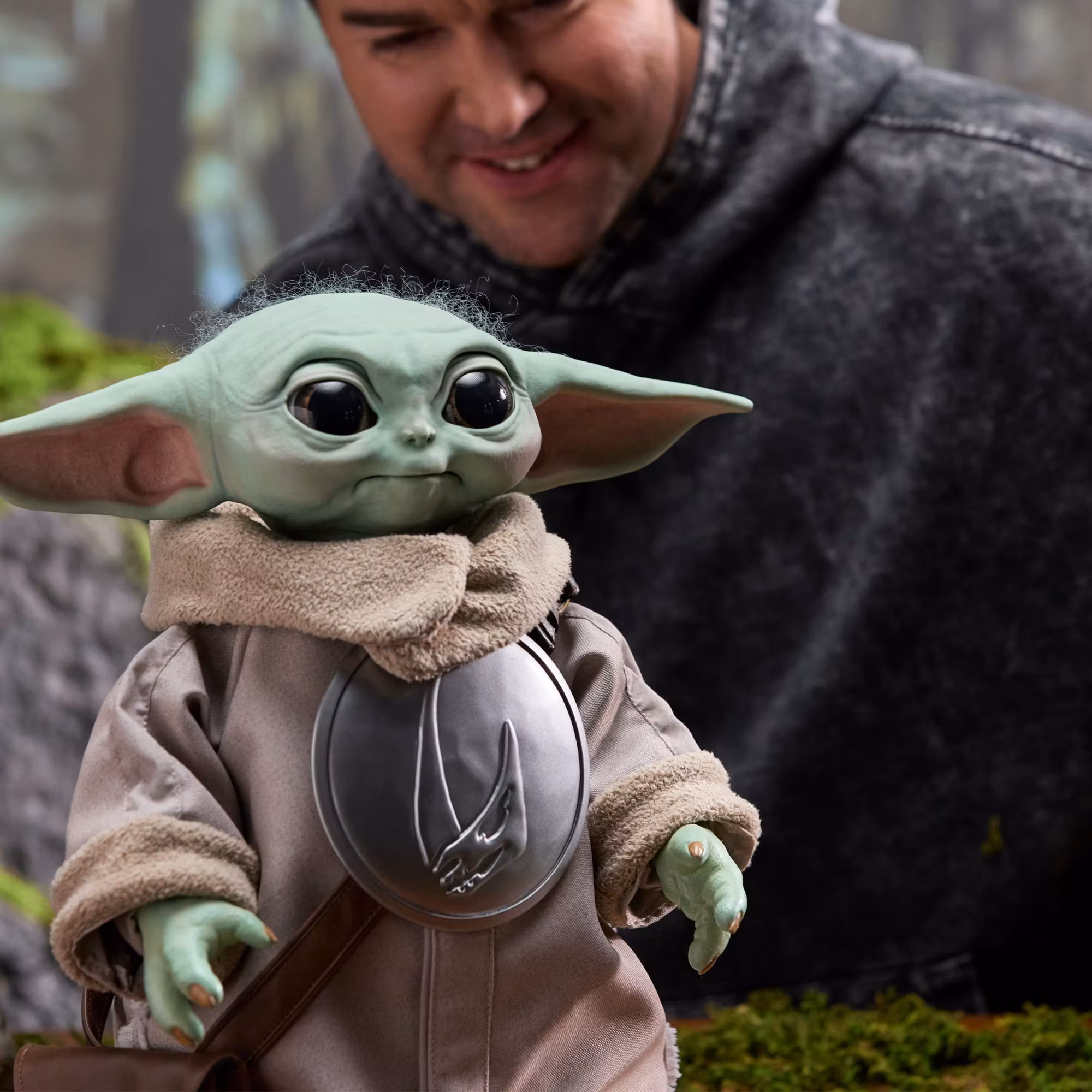 Star Wars: The Mandalorian and Grogu 1:1 Scale Electronic Ultimate Grogu (Launch Edition)