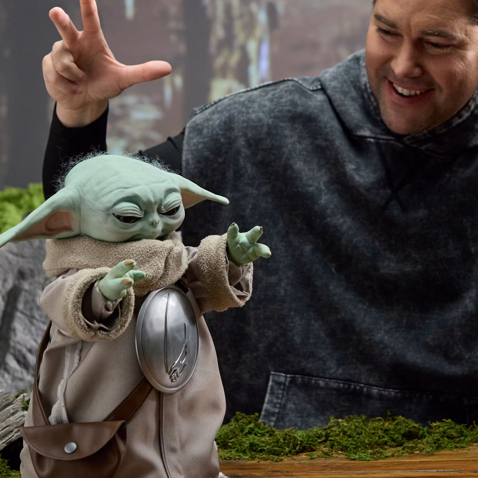Star Wars: The Mandalorian and Grogu 1:1 Scale Electronic Ultimate Grogu (Launch Edition)
