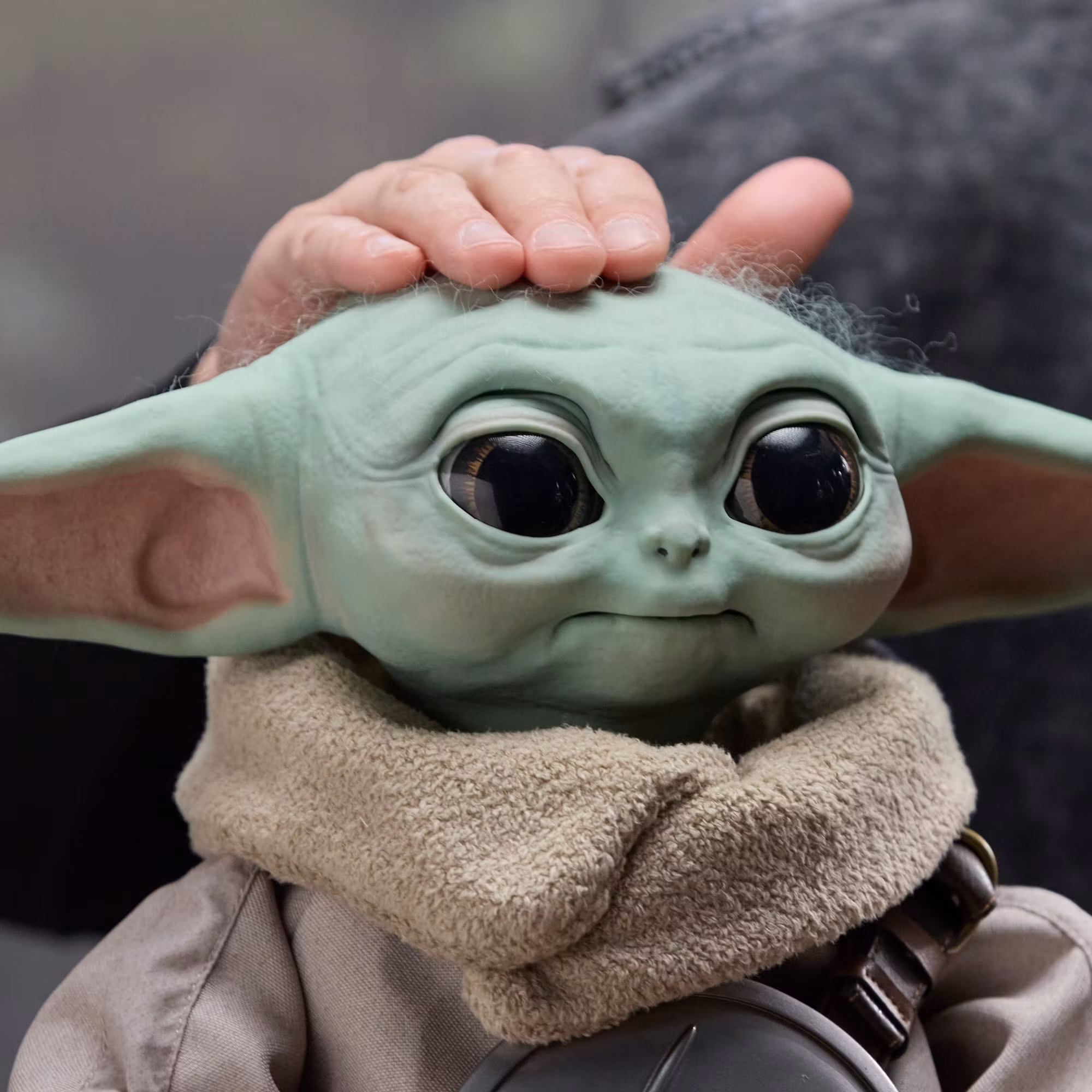 Star Wars: The Mandalorian and Grogu 1:1 Scale Electronic Ultimate Grogu (Launch Edition)