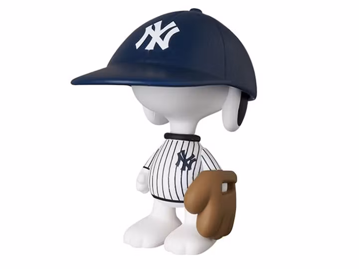 MLB × Peanuts UDF PVC Figure New York Yankees Snoopy