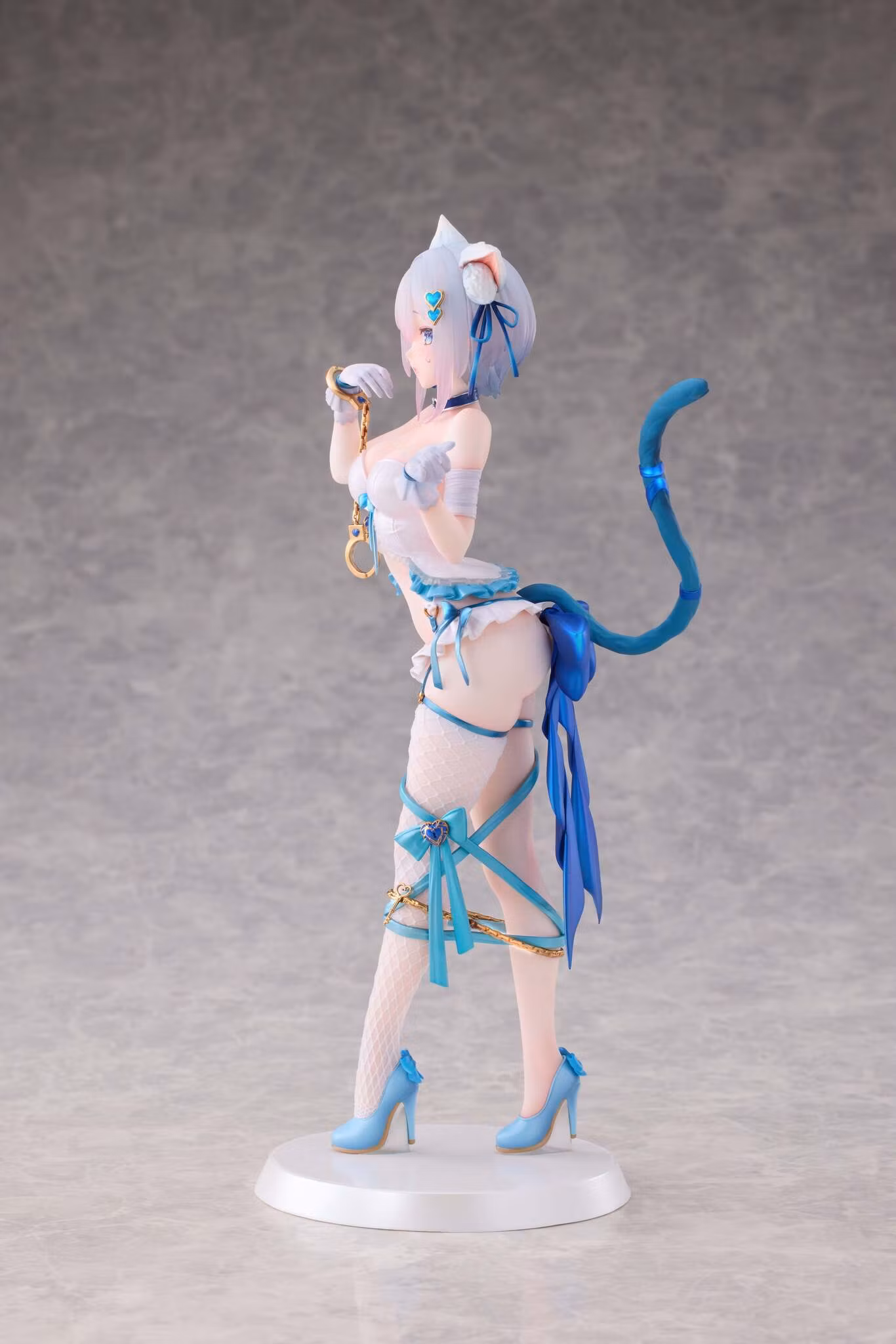 Fernemo Illustration Shibarare Neko Putika-chan 1/7 Scale Figure