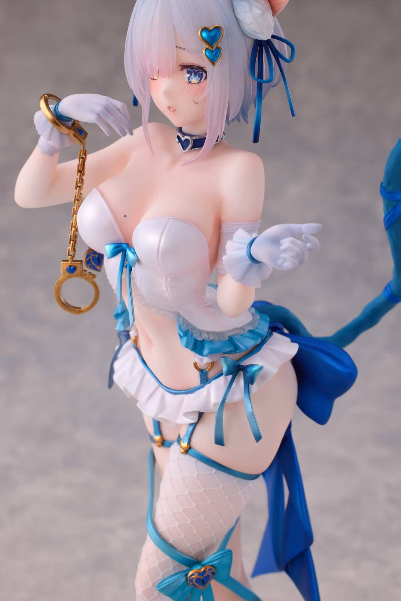 Fernemo Illustration Shibarare Neko Putika-chan 1/7 Scale Figure
