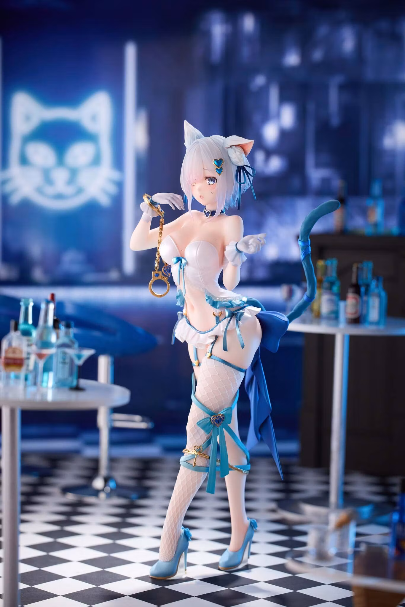 Fernemo Illustration Shibarare Neko Putika-chan 1/7 Scale Figure