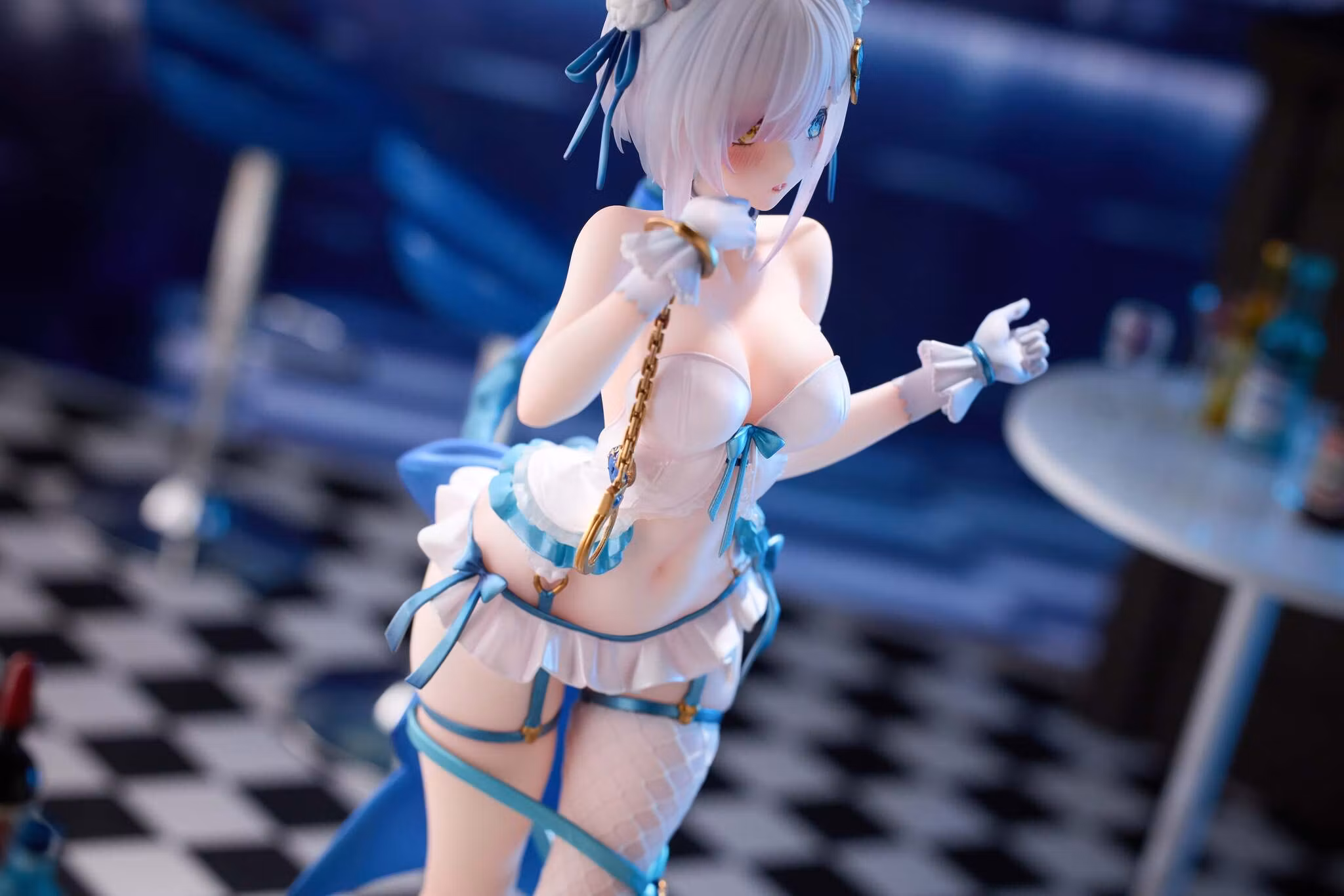 Fernemo Illustration Shibarare Neko Putika-chan 1/7 Scale Figure