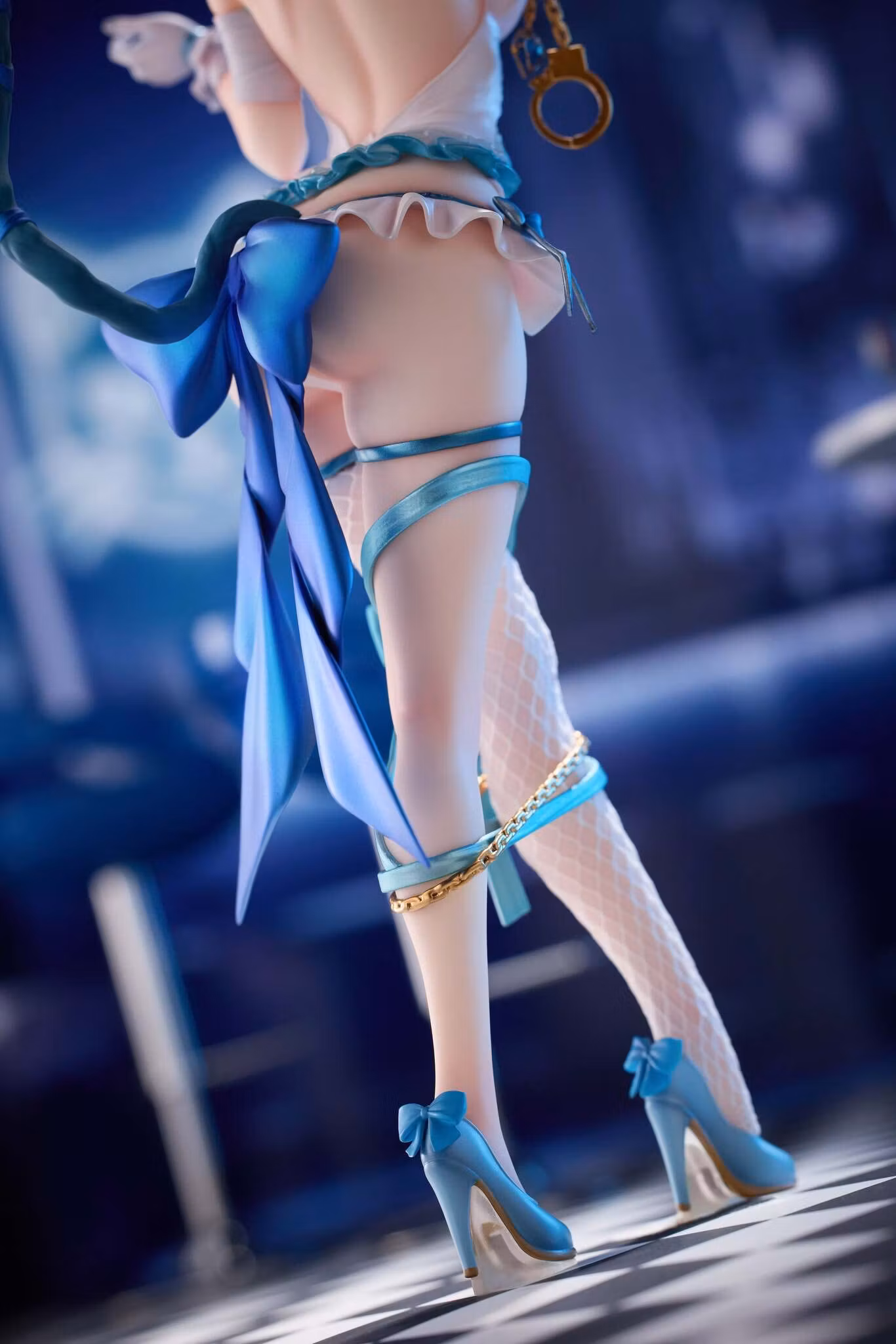 Fernemo Illustration Shibarare Neko Putika-chan 1/7 Scale Figure