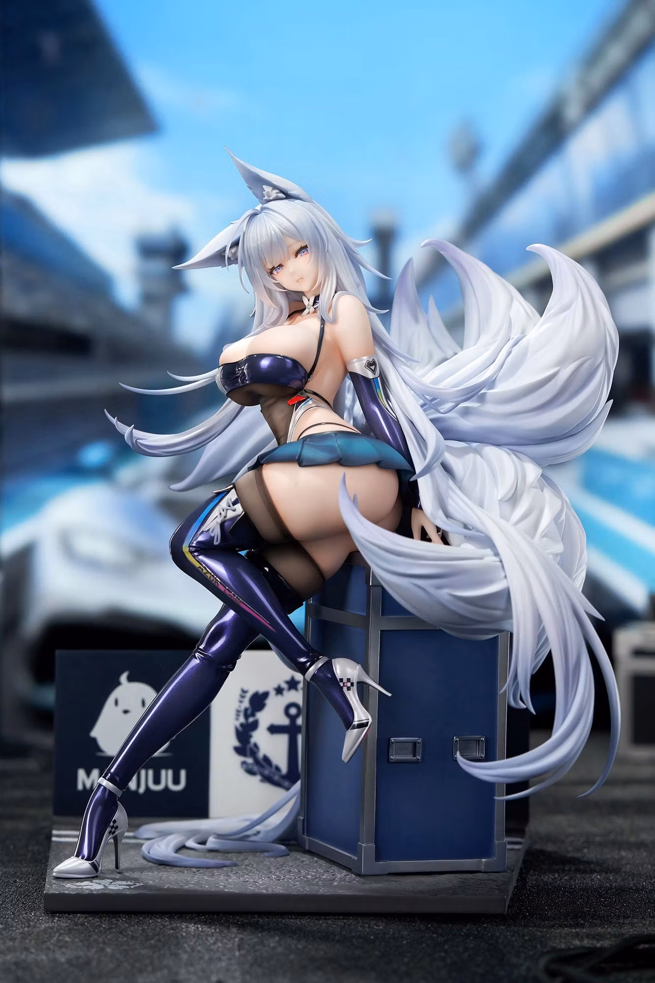 Azur Lane Shinano (Moonlit Chrome) 1/7 Scale Figure with Display Box (With Bonus)