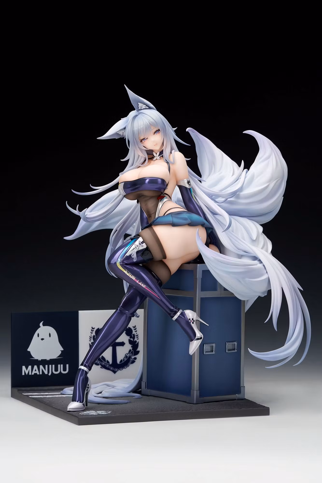Azur Lane Shinano (Moonlit Chrome) 1/7 Scale Figure with Display Box (With Bonus)