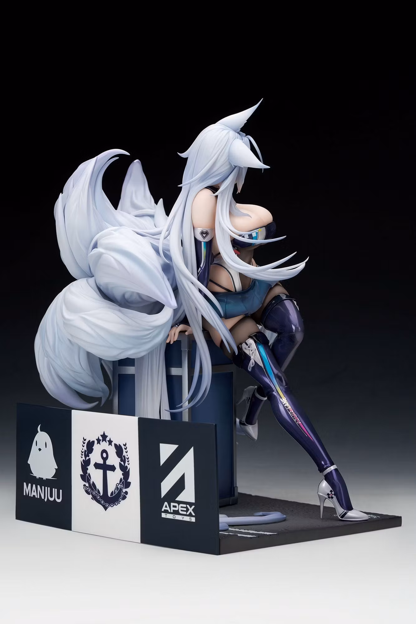 Azur Lane Shinano (Moonlit Chrome) 1/7 Scale Figure with Display Box (With Bonus)