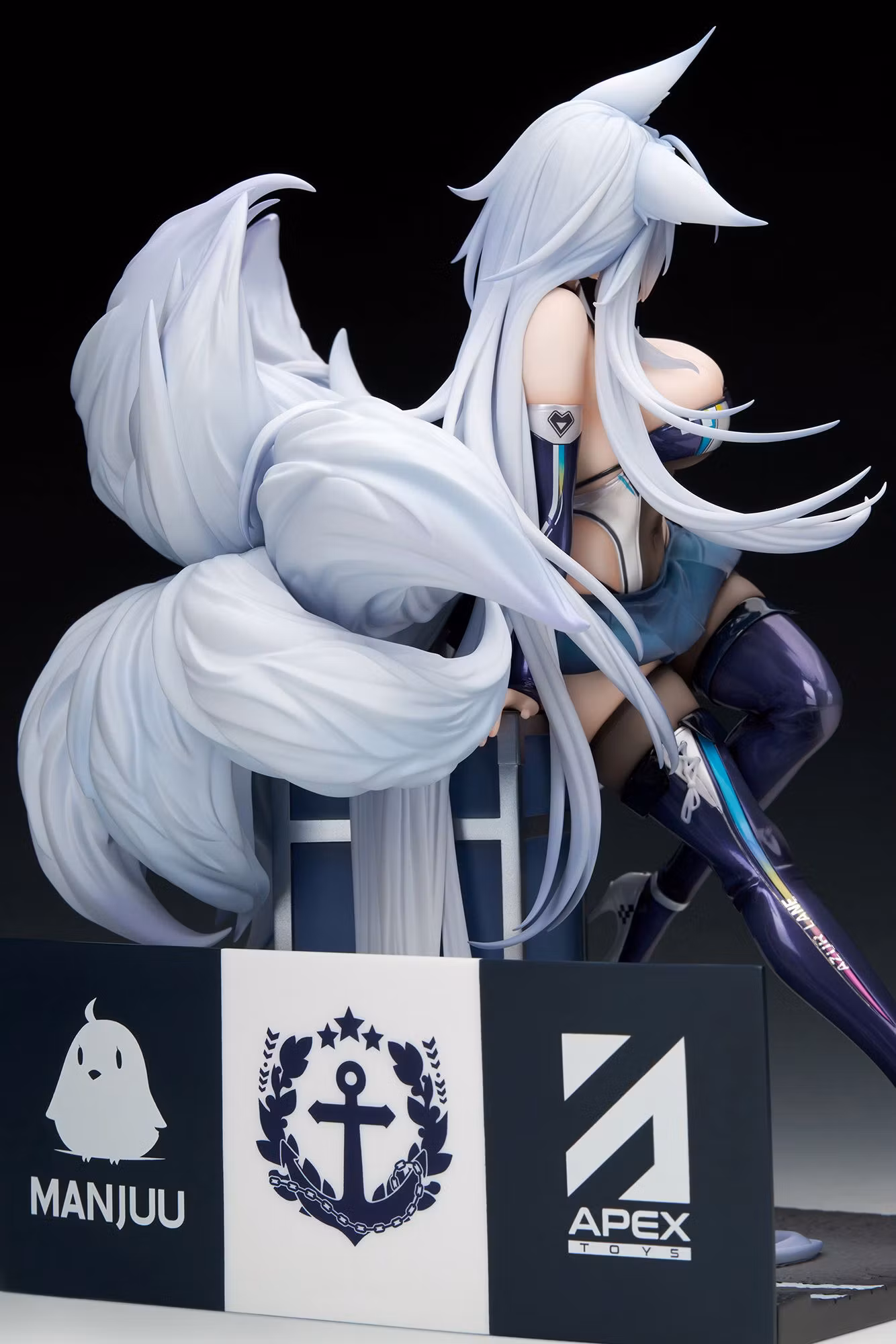 Azur Lane Shinano (Moonlit Chrome) 1/7 Scale Figure with Display Box (With Bonus)