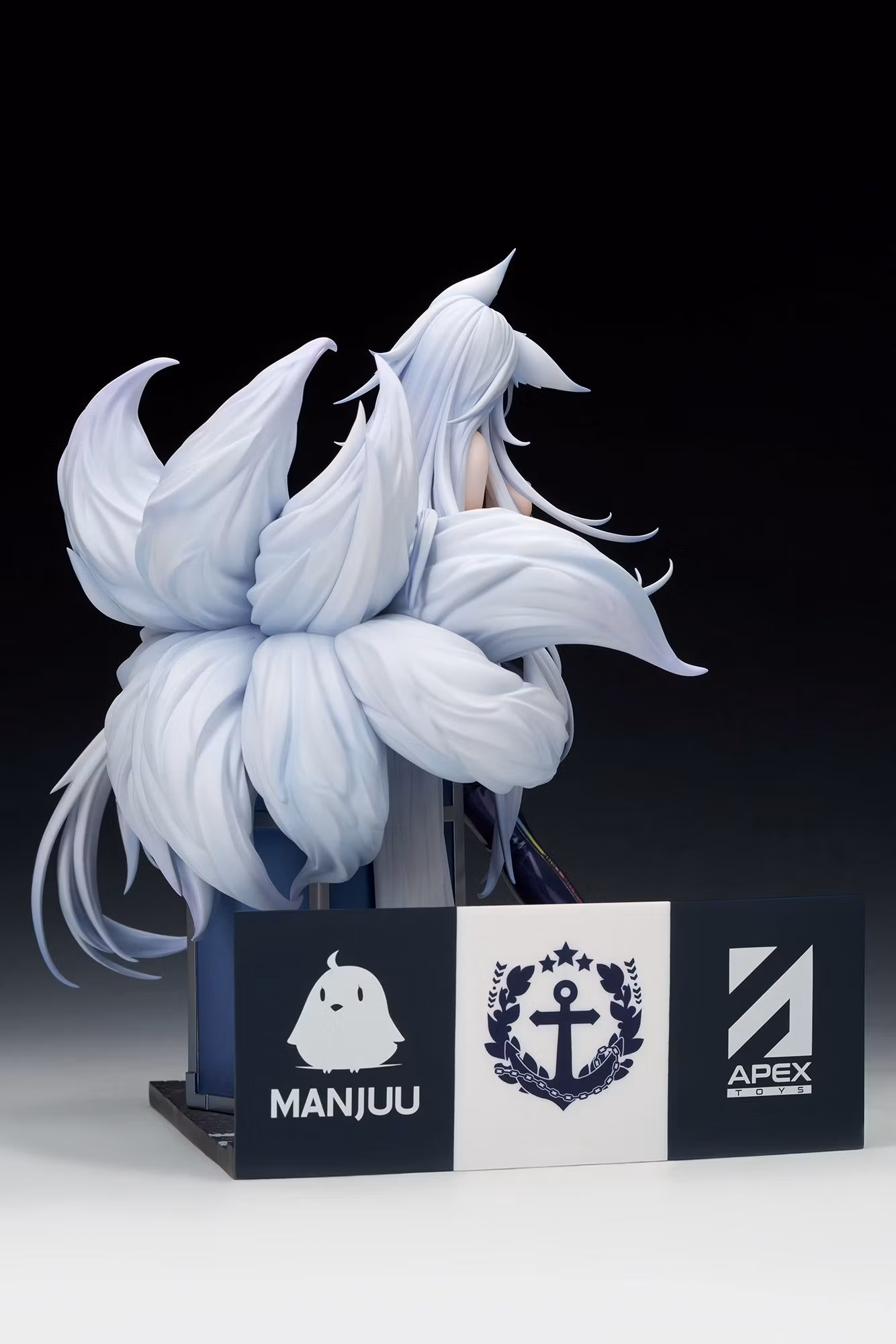 Azur Lane Shinano (Moonlit Chrome) 1/7 Scale Figure with Display Box (With Bonus)
