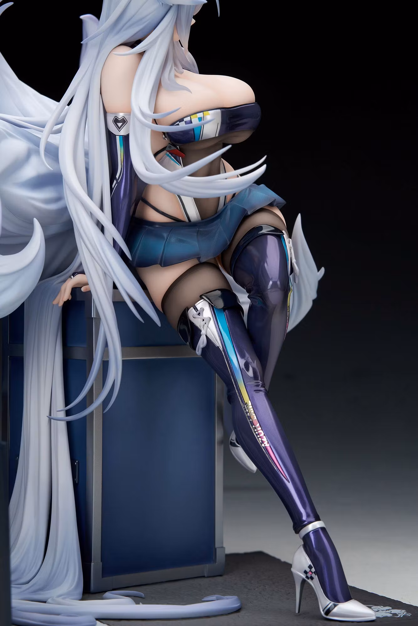 Azur Lane Shinano (Moonlit Chrome) 1/7 Scale Figure with Display Box (With Bonus)