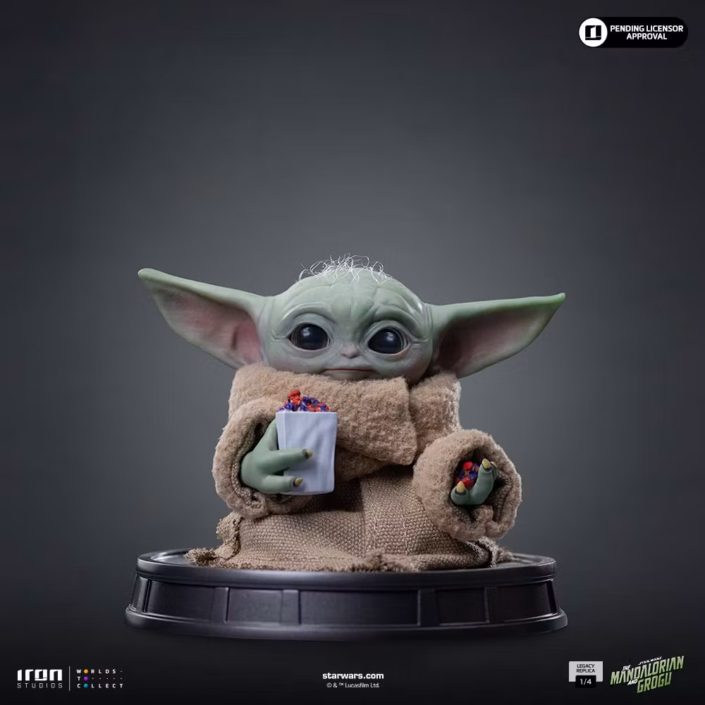 Star Wars: The Mandalorian & Grogu Legacy Replica Grogu Popcorn Time 1/4 Scale Statue