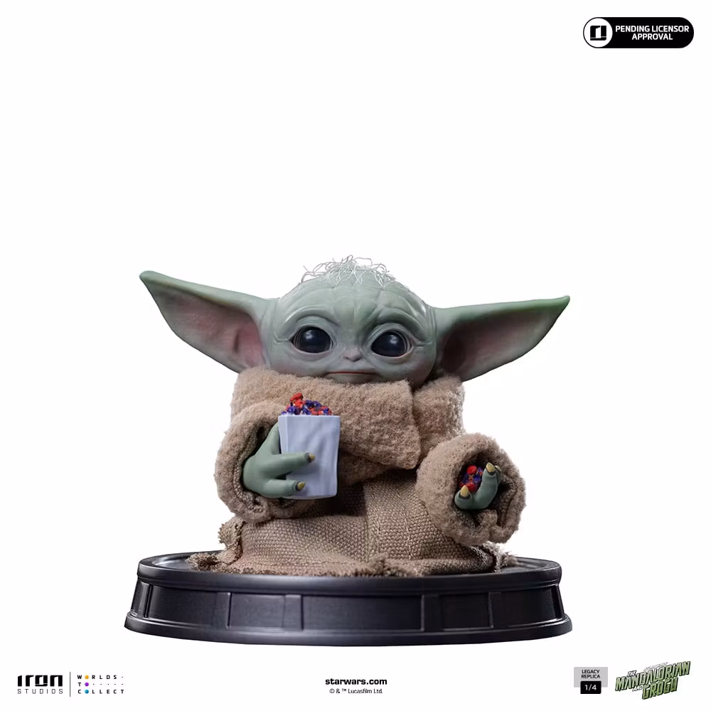 Star Wars: The Mandalorian & Grogu Legacy Replica Grogu Popcorn Time 1/4 Scale Statue