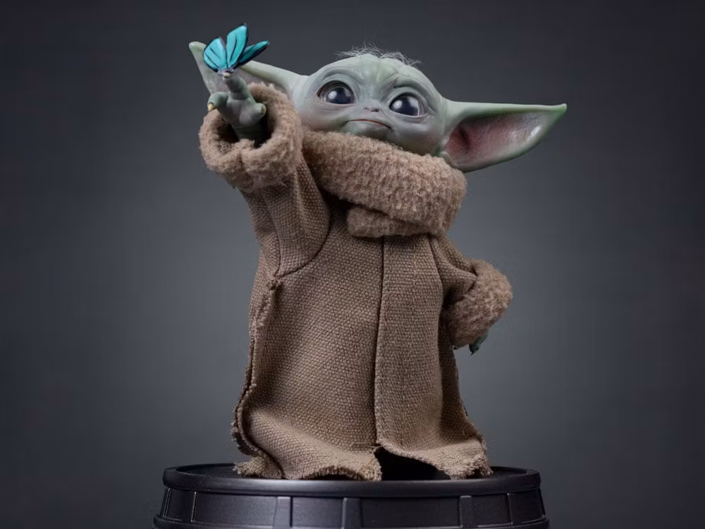 Star Wars: The Mandalorian & Grogu Legacy Replica Grogu Butterfly Wonder 1/4 Scale Statue
