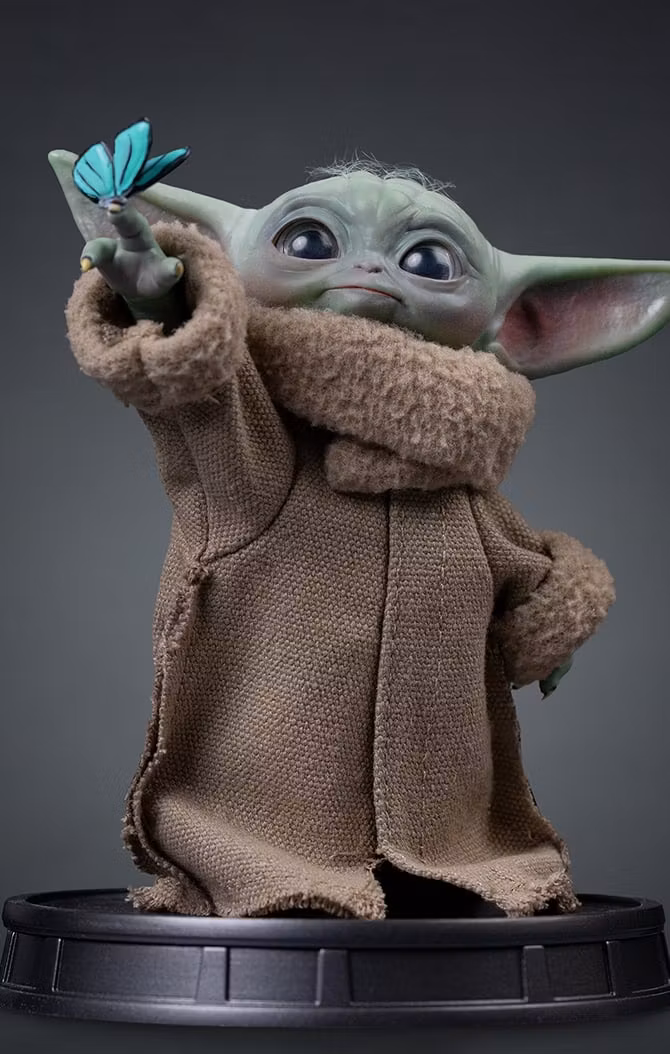 Star Wars: The Mandalorian & Grogu Legacy Replica Grogu Butterfly Wonder 1/4 Scale Statue