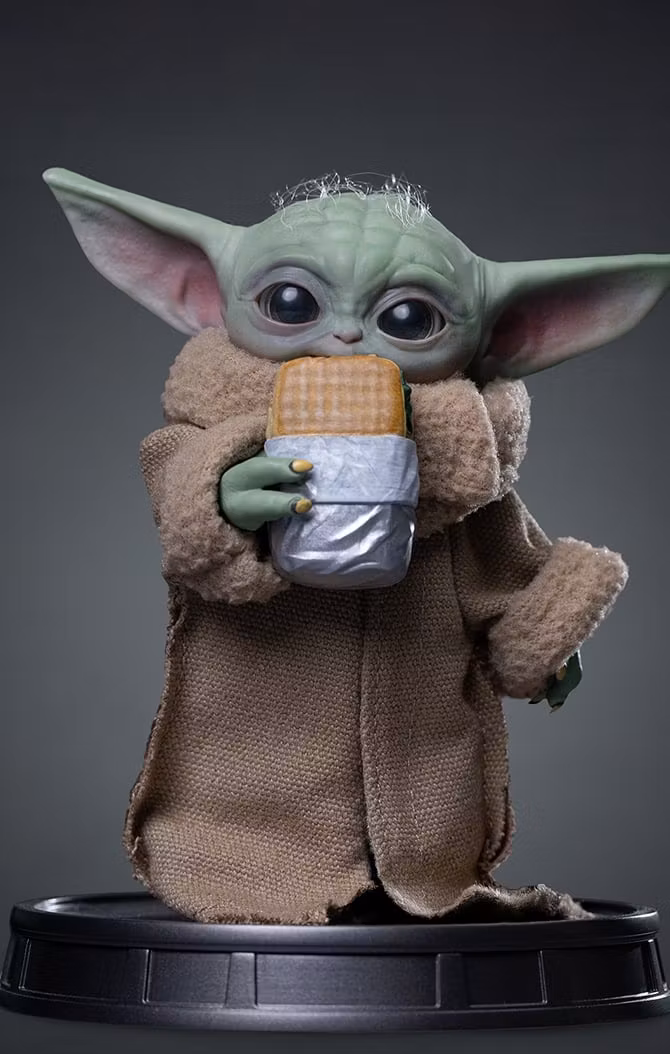Star Wars: The Mandalorian & Grogu Legacy Replica Grogu Food Cart Snack 1/4 Scale Statue