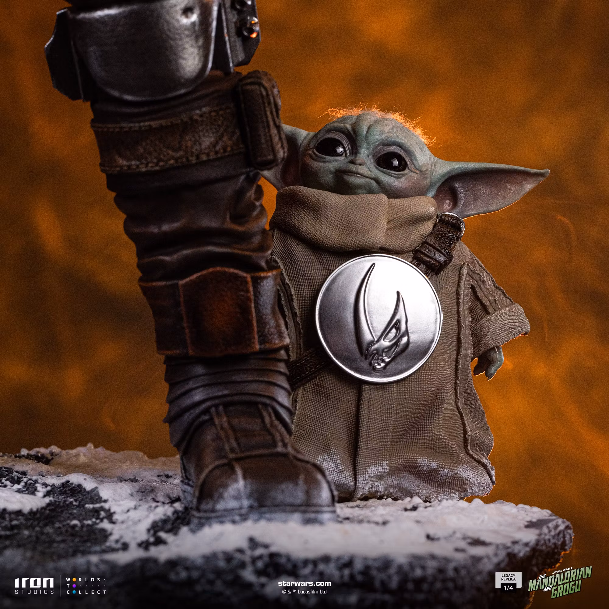 Star Wars: The Mandalorian & Grogu Legacy Replica The Mandalorian and Grogu 1/4 Scale Limited Edition Statue