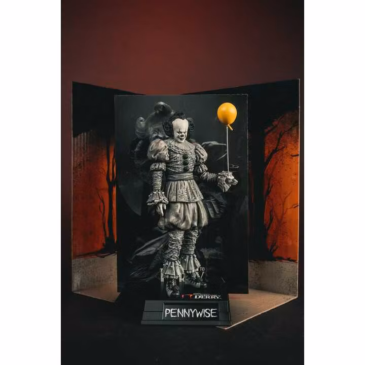 It Welcome to Derry Movie Maniacs Figure Pennywise (Black & White)
