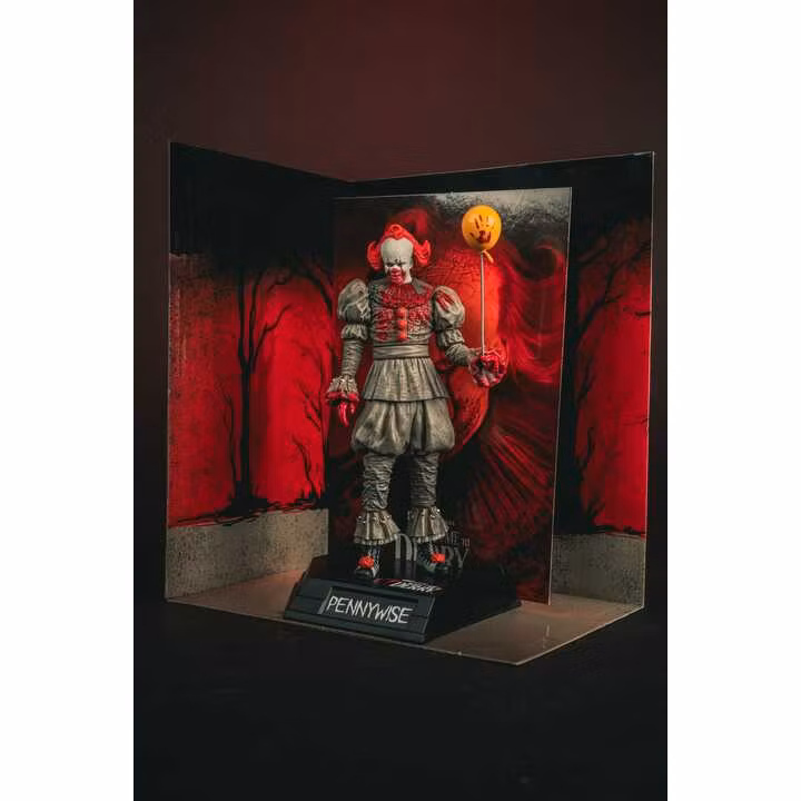 It Welcome to Derry Movie Maniacs Figure Pennywise (Bloody)