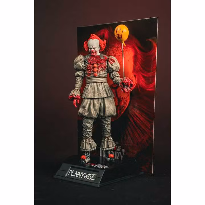 It Welcome to Derry Movie Maniacs Figure Pennywise (Bloody)