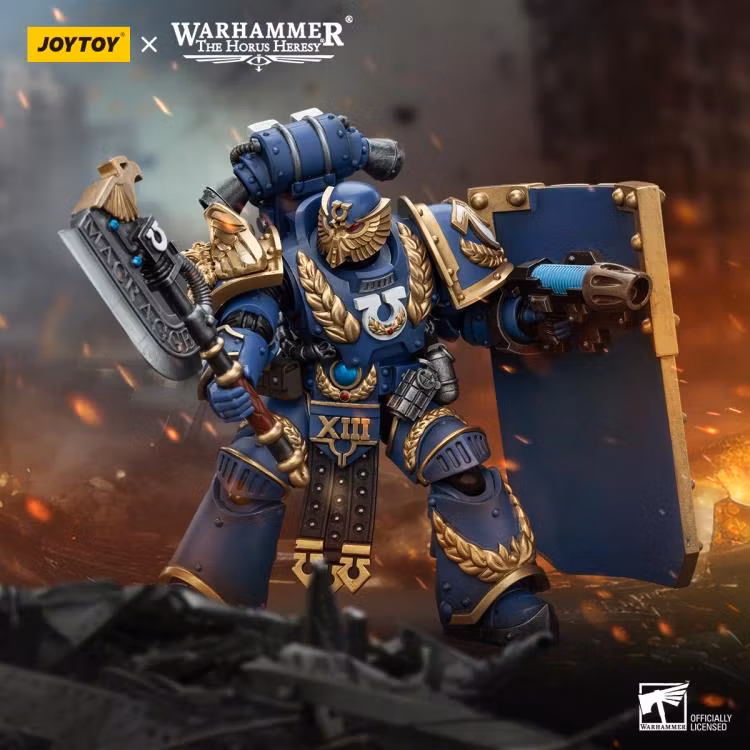 Warhammer: The Horus Heresy Ultramarines Invictarus Suzerain Squad Suzerain 2 1/18 Scale Action Figure