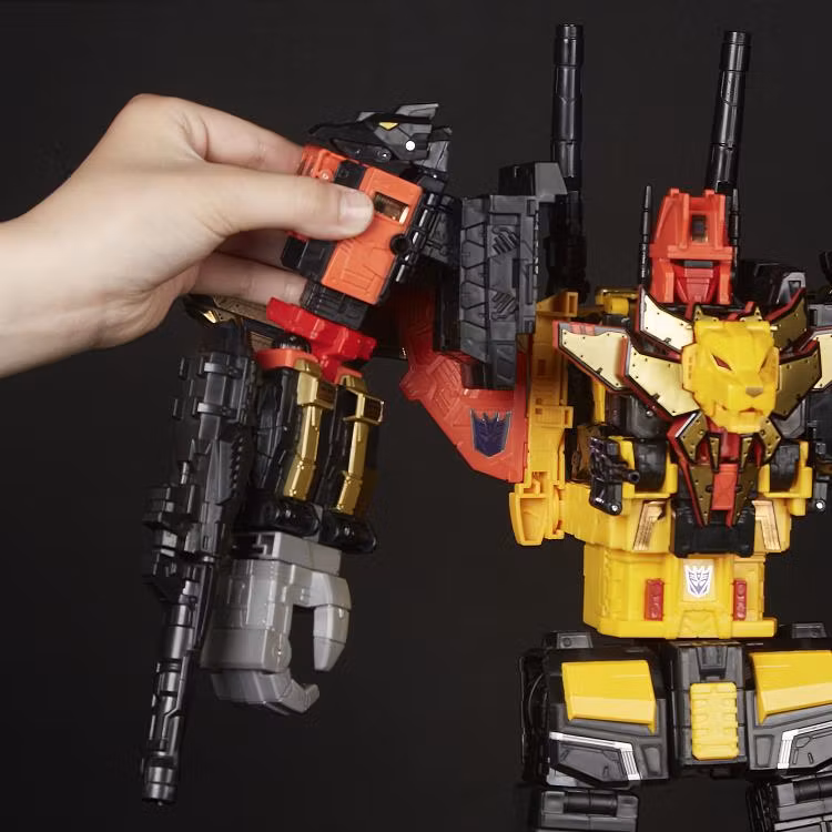 Transformers Power of the Primes Titan Class Predaking Combiner