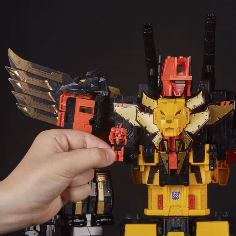 Transformers Power of the Primes Titan Class Predaking Combiner