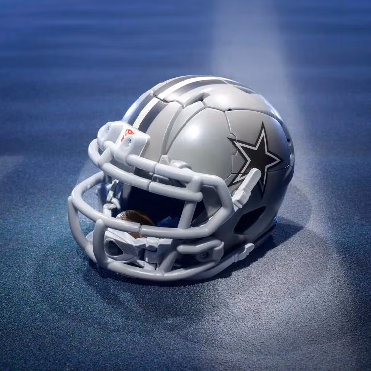 Transformers Collaborative NFL x Transformers Dallas Cowboys Starblitz Action Figure