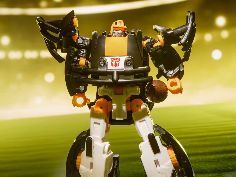 Transformers Collaborative NFL x Transformers Pittsburgh Steelers Steelsmash Action Figure
