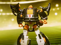 Transformers Collaborative NFL x Transformers Pittsburgh Steelers Steelsmash Action Figure