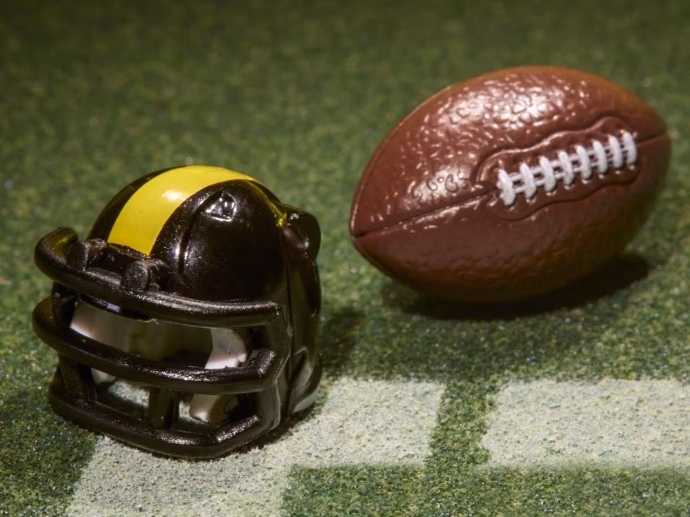 Transformers Collaborative NFL x Transformers Pittsburgh Steelers Steelsmash Action Figure