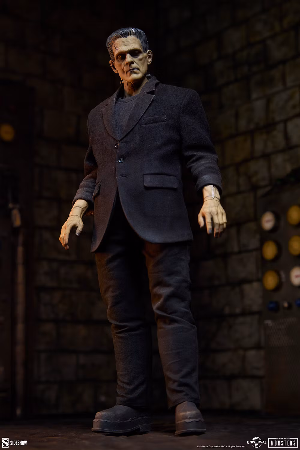 Universal Monsters Frankenstein's Monster 1/6 Scale Figure