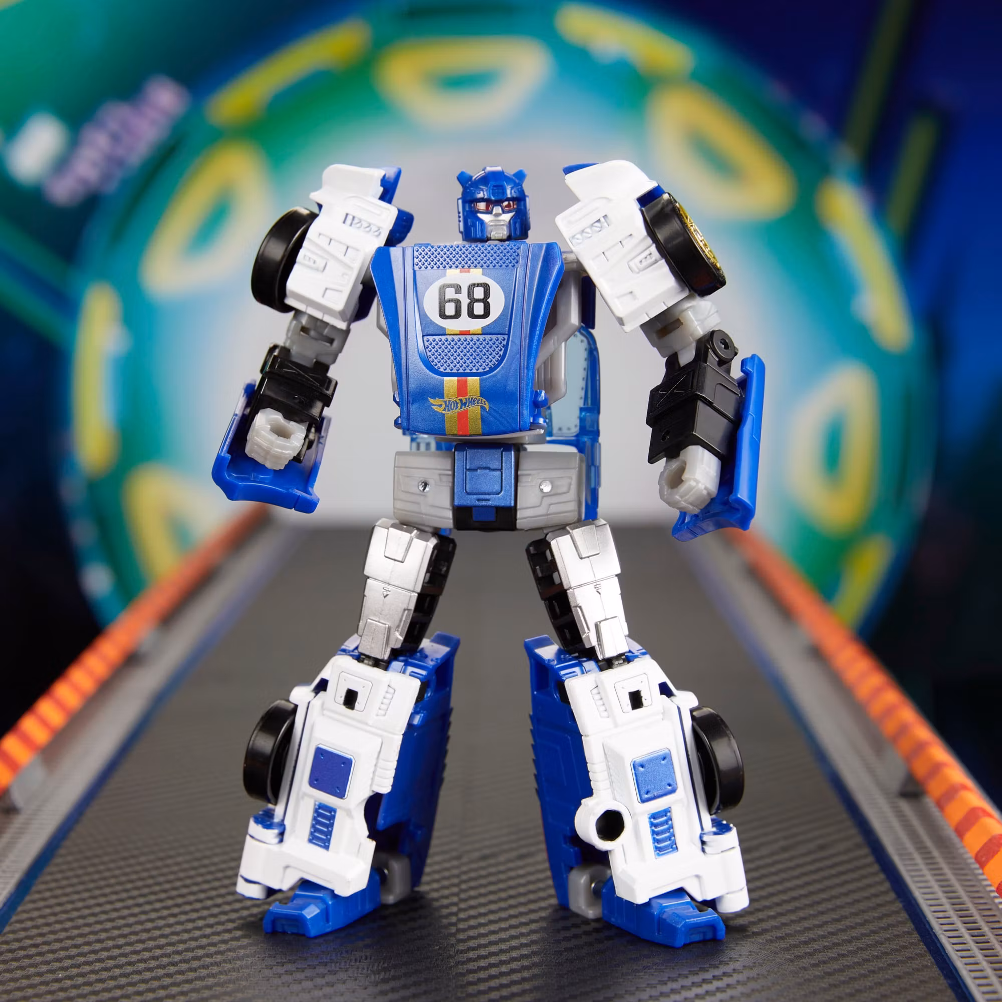 Transformers Collaborative Hot Wheels x Transformers Deluxe Class El Segundo Coupe