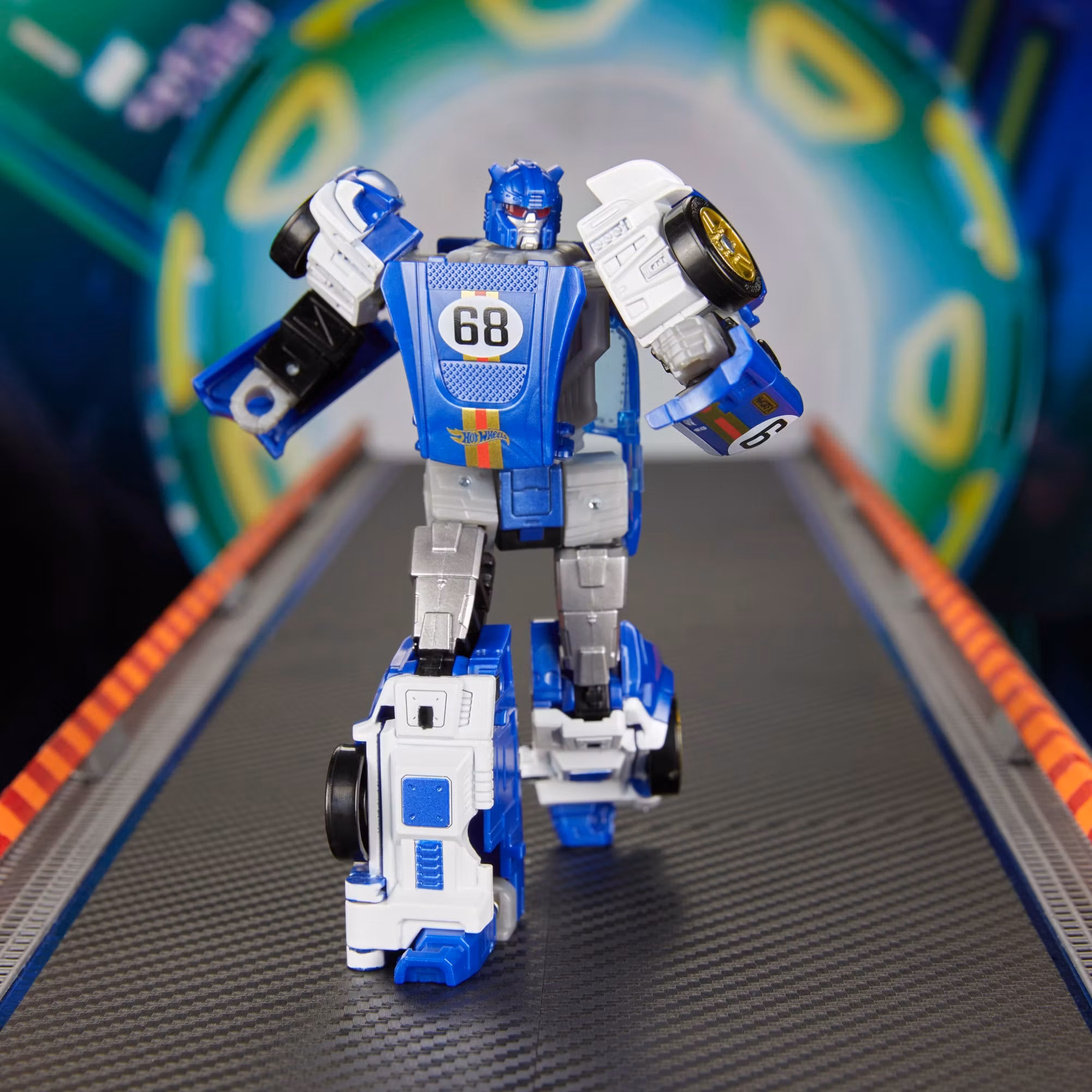 Transformers Collaborative Hot Wheels x Transformers Deluxe Class El Segundo Coupe