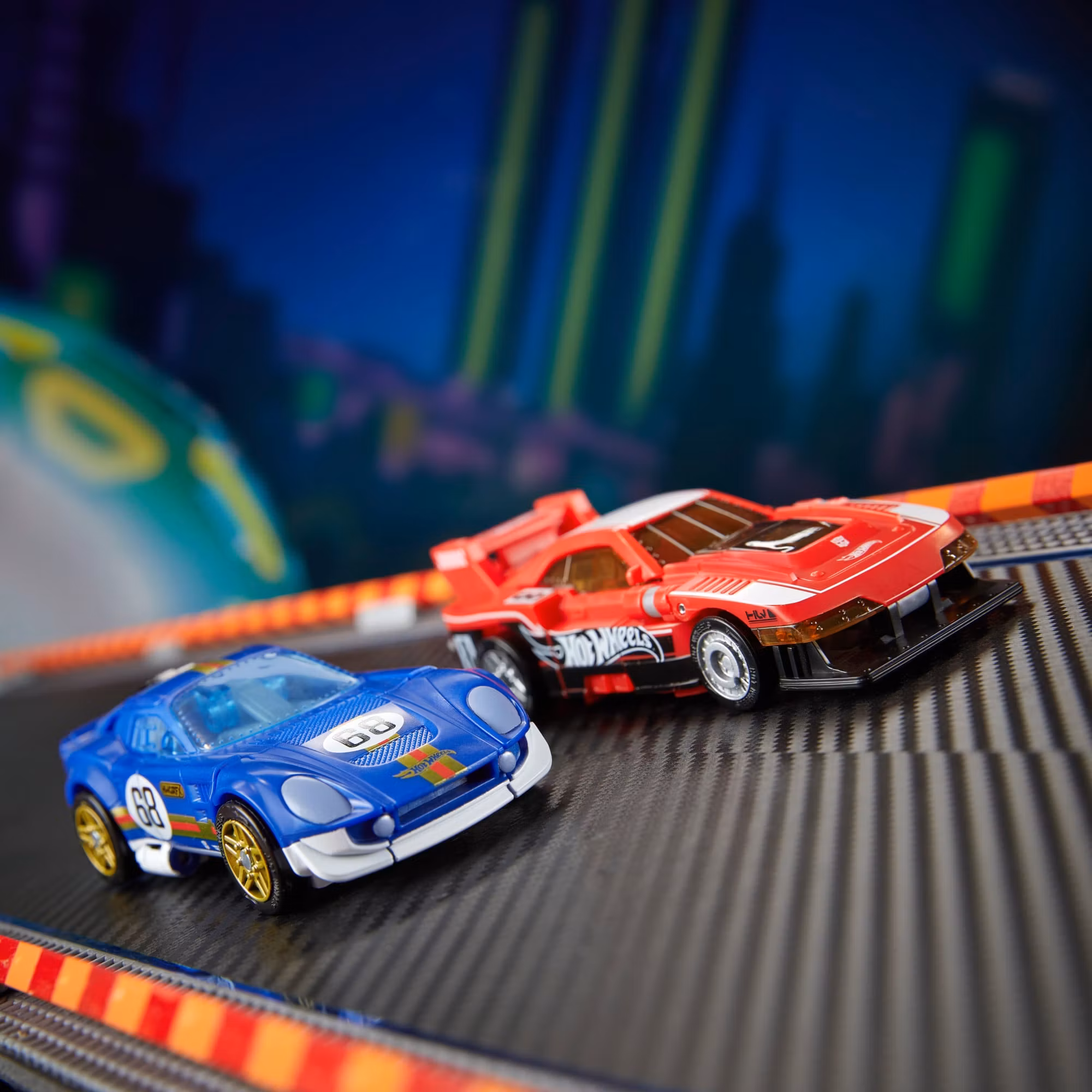 Transformers Collaborative Hot Wheels x Transformers Deluxe Class El Segundo Coupe