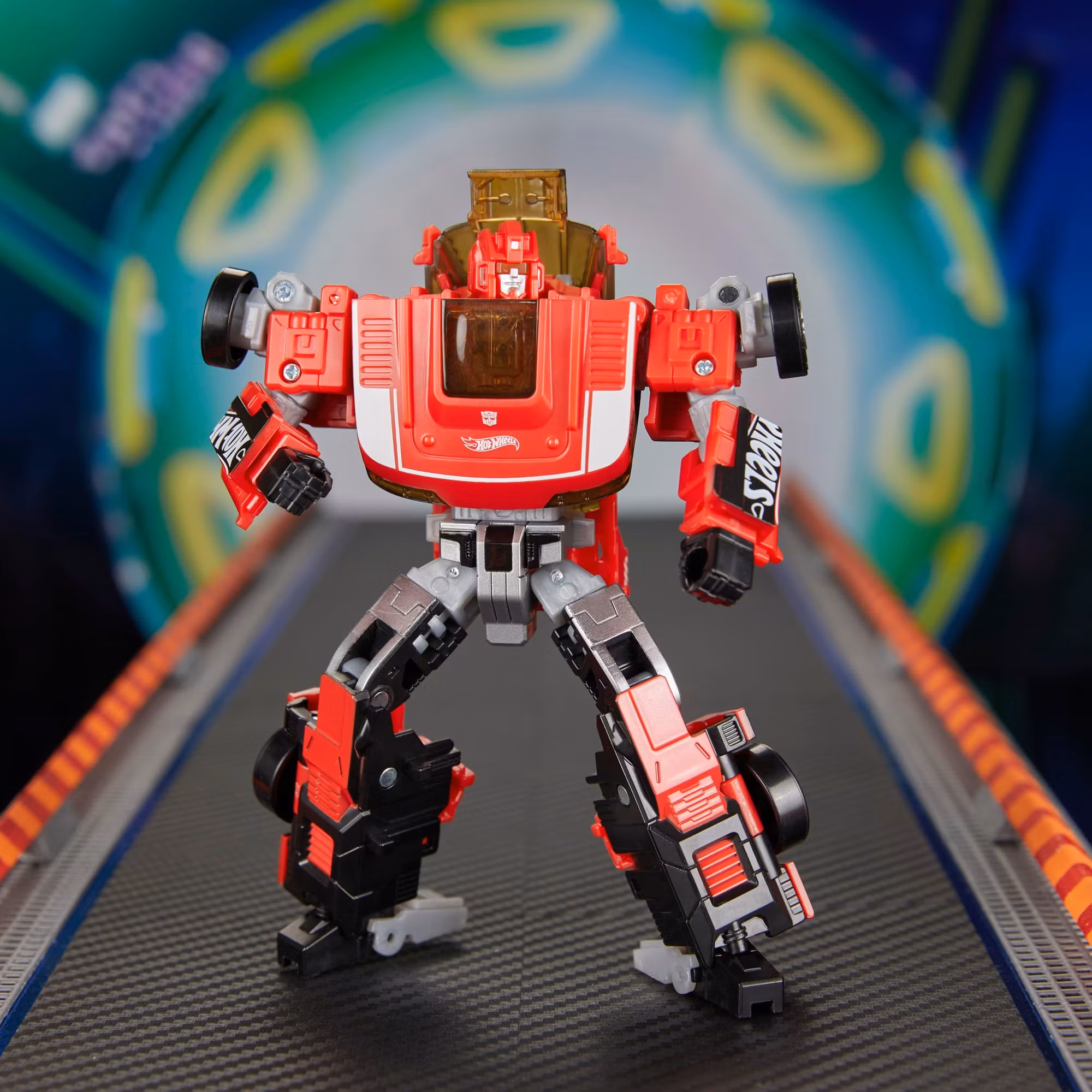 Transformers Collaborative Hot Wheels x Transformers Deluxe Class GT-Scorcher