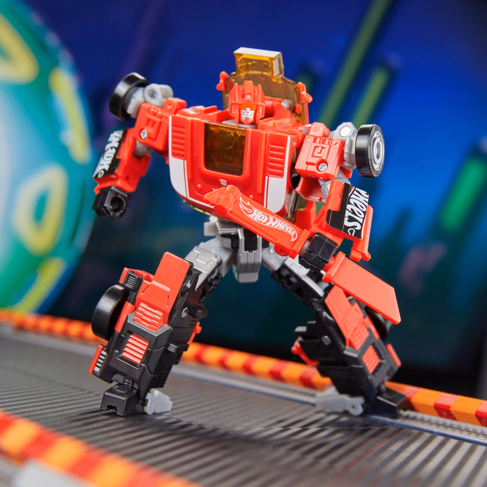 Transformers Collaborative Hot Wheels x Transformers Deluxe Class GT-Scorcher