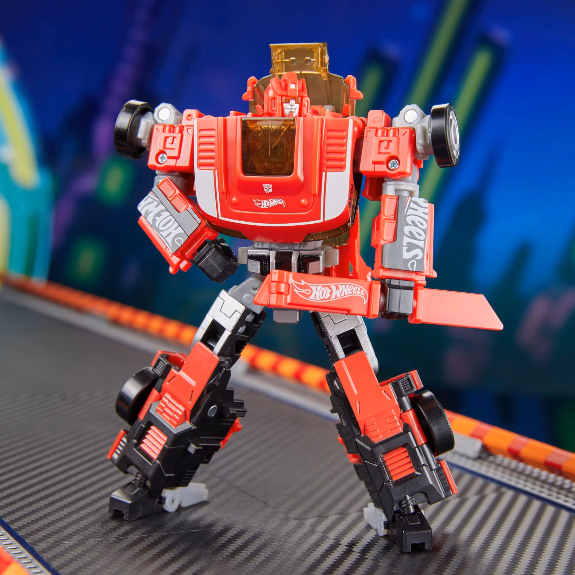 Transformers Collaborative Hot Wheels x Transformers Deluxe Class GT-Scorcher