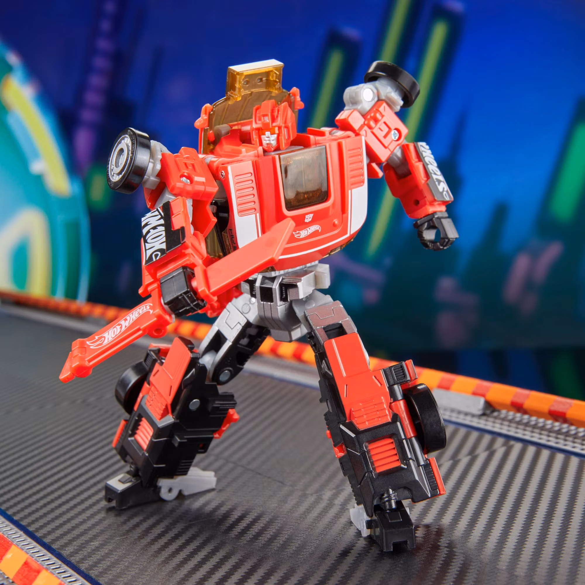 Transformers Collaborative Hot Wheels x Transformers Deluxe Class GT-Scorcher
