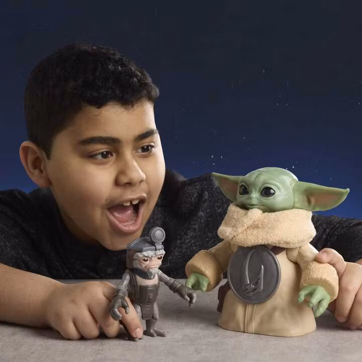 Star Wars: The Mandalorian & Grogu Electronic Action Figure Huggin' Grogu & Anzellan