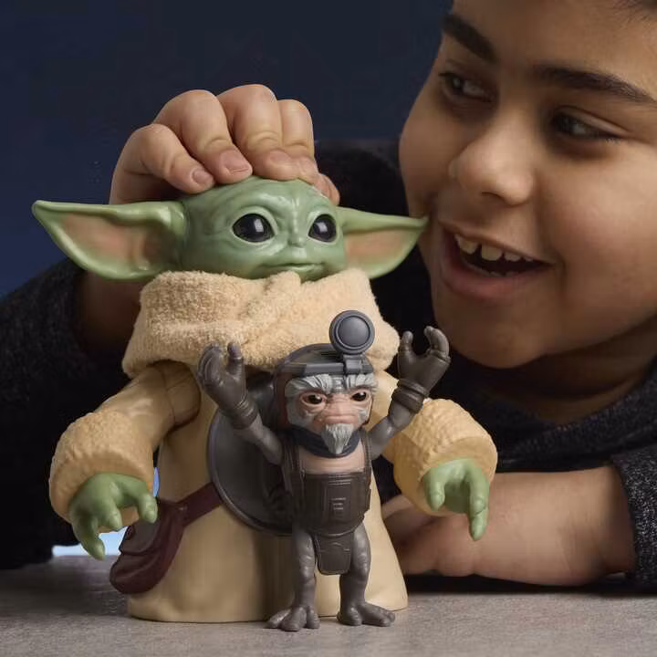 Star Wars: The Mandalorian & Grogu Electronic Action Figure Huggin' Grogu & Anzellan