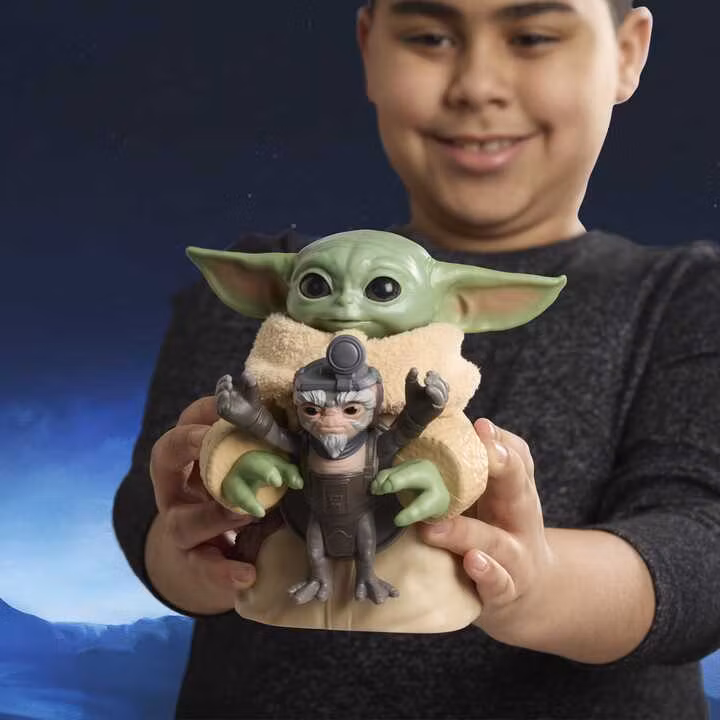 Star Wars: The Mandalorian & Grogu Electronic Action Figure Huggin' Grogu & Anzellan