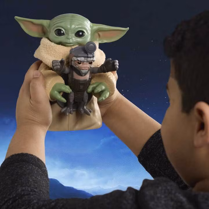 Star Wars: The Mandalorian & Grogu Electronic Action Figure Huggin' Grogu & Anzellan